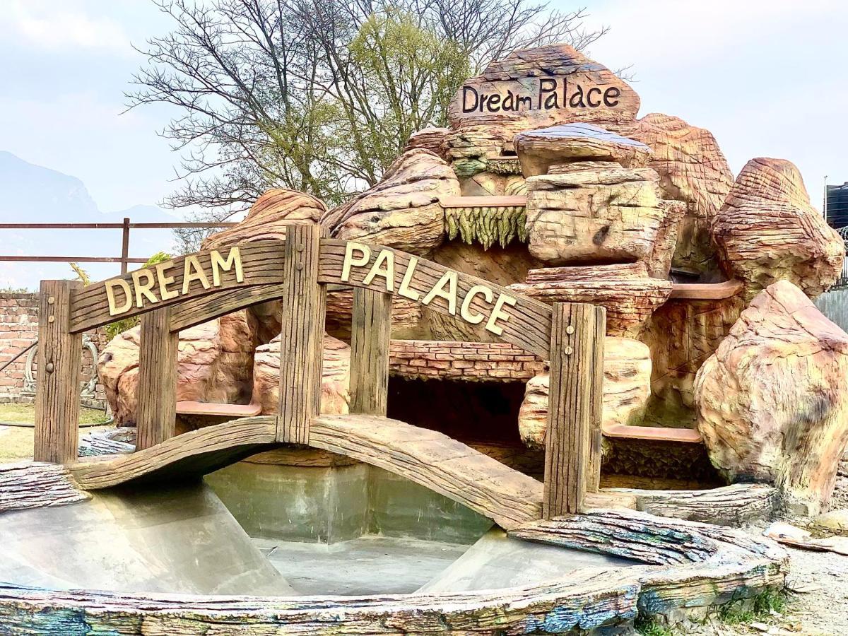 Dream Palace Resort Catmandu Exterior foto